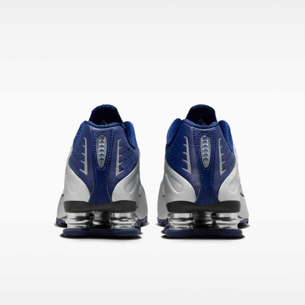 NIKE SHOX R4