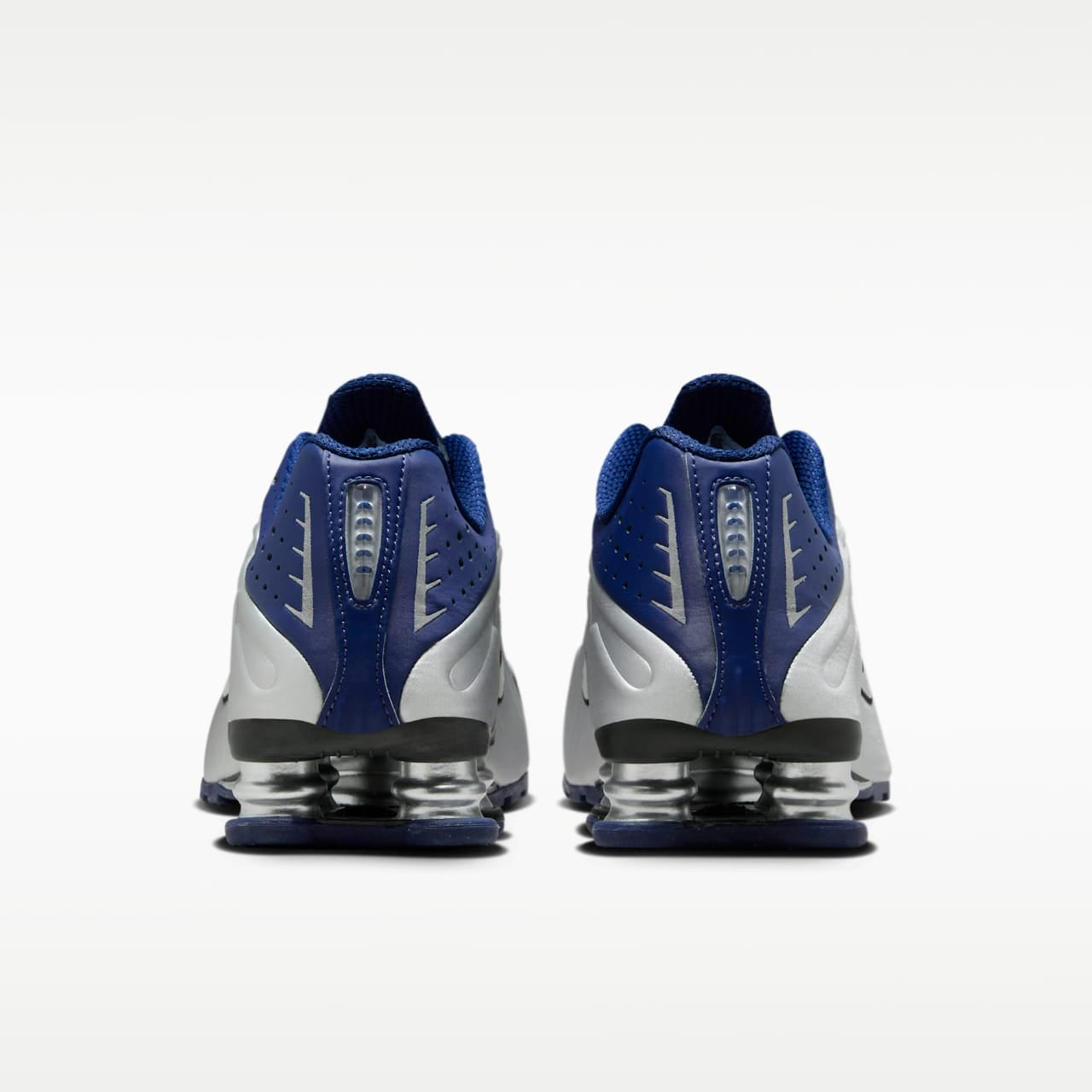 NIKE SHOX R4